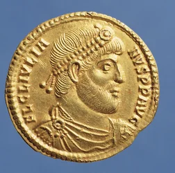 Solidus (Vorderseite) von Julian dem Abtrünnigen (361-363) drapiert, geharnischt, mit Diadem. Inschrift: FL CL IVLIANVS P P AVG